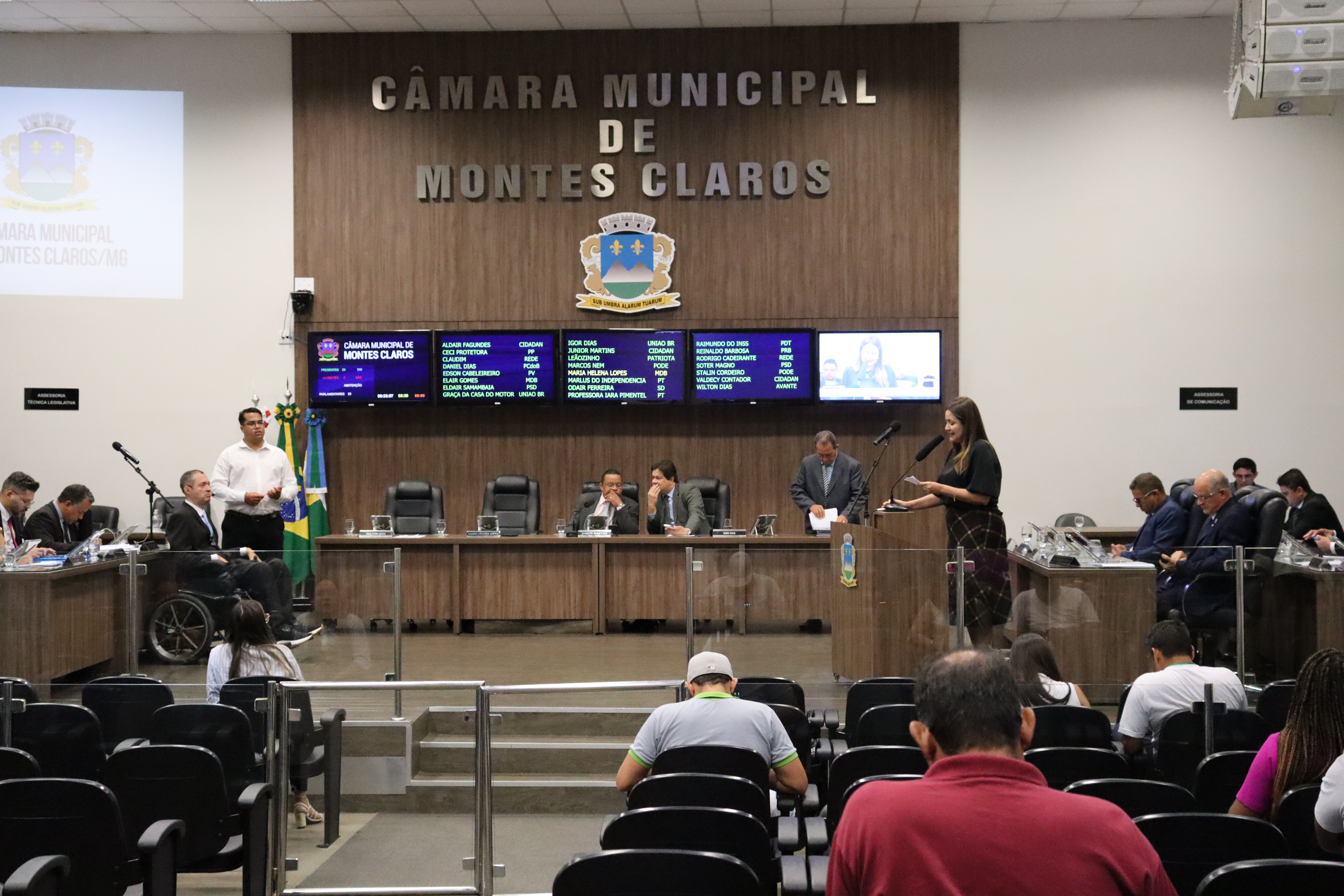 Câmara aprova projeto de reajuste salarial para servidores municipais