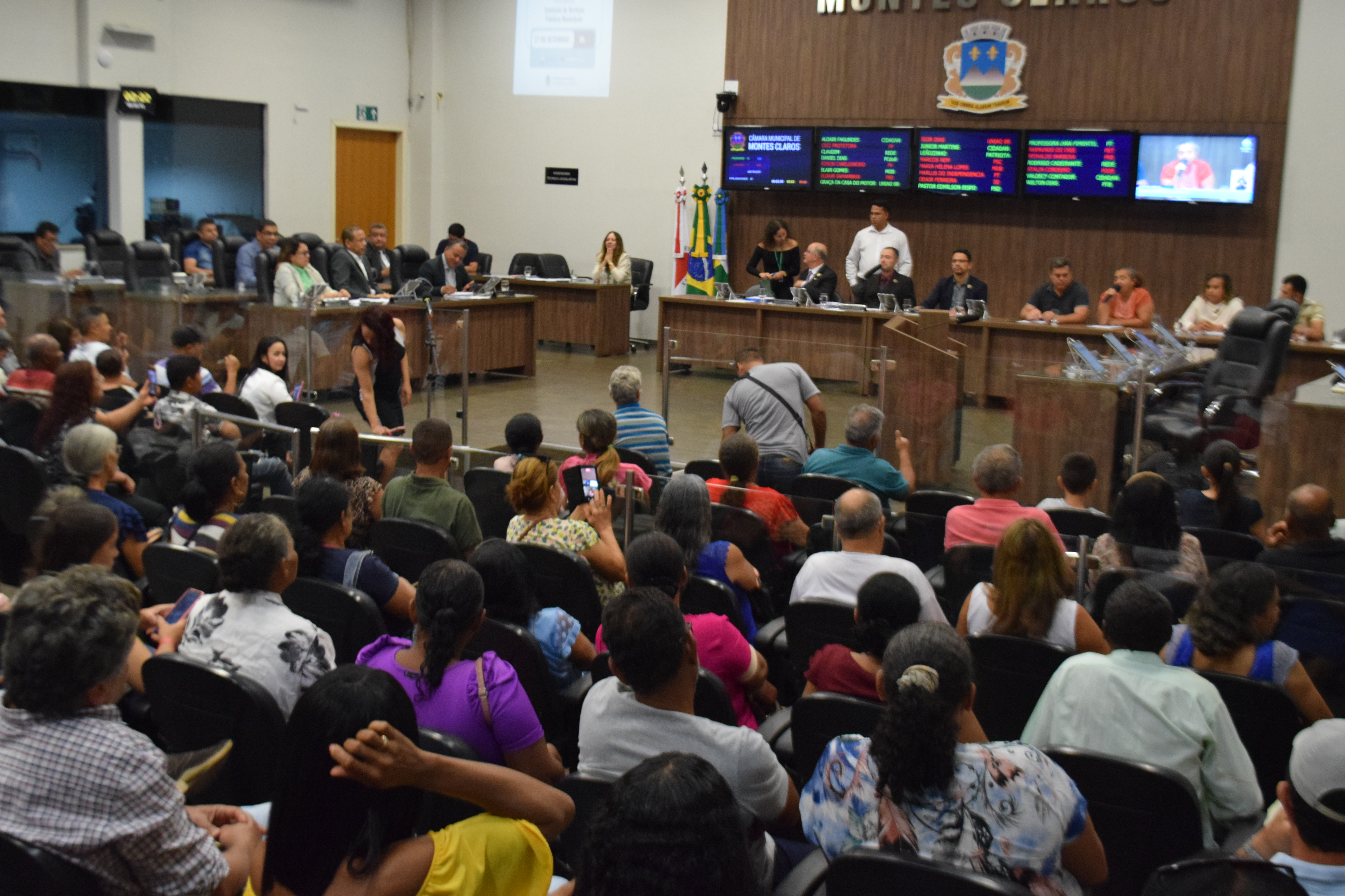 Câmara discute em audiência pública o asfaltamento da via que liga Montes Claros ao distrito de São João da Vereda 