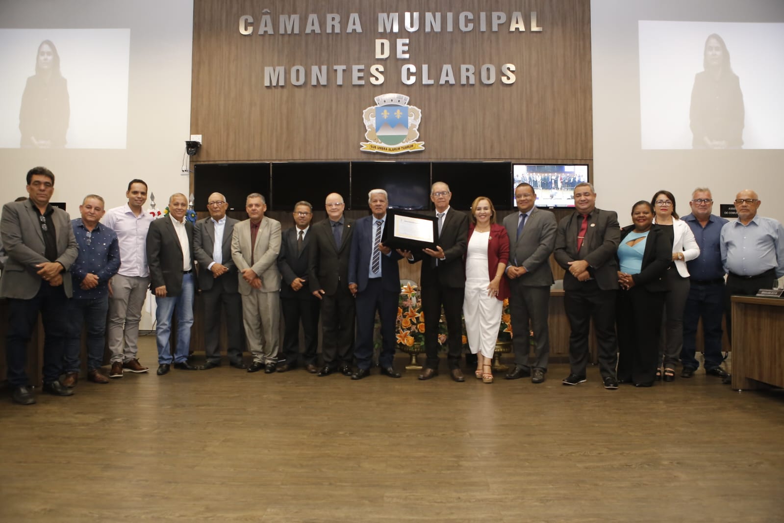 Câmara homenageia 50 anos da Viação Irmãos Silva  