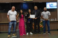 Campeã de jiu-jitsu recebe Medalha de Mérito Esportivo