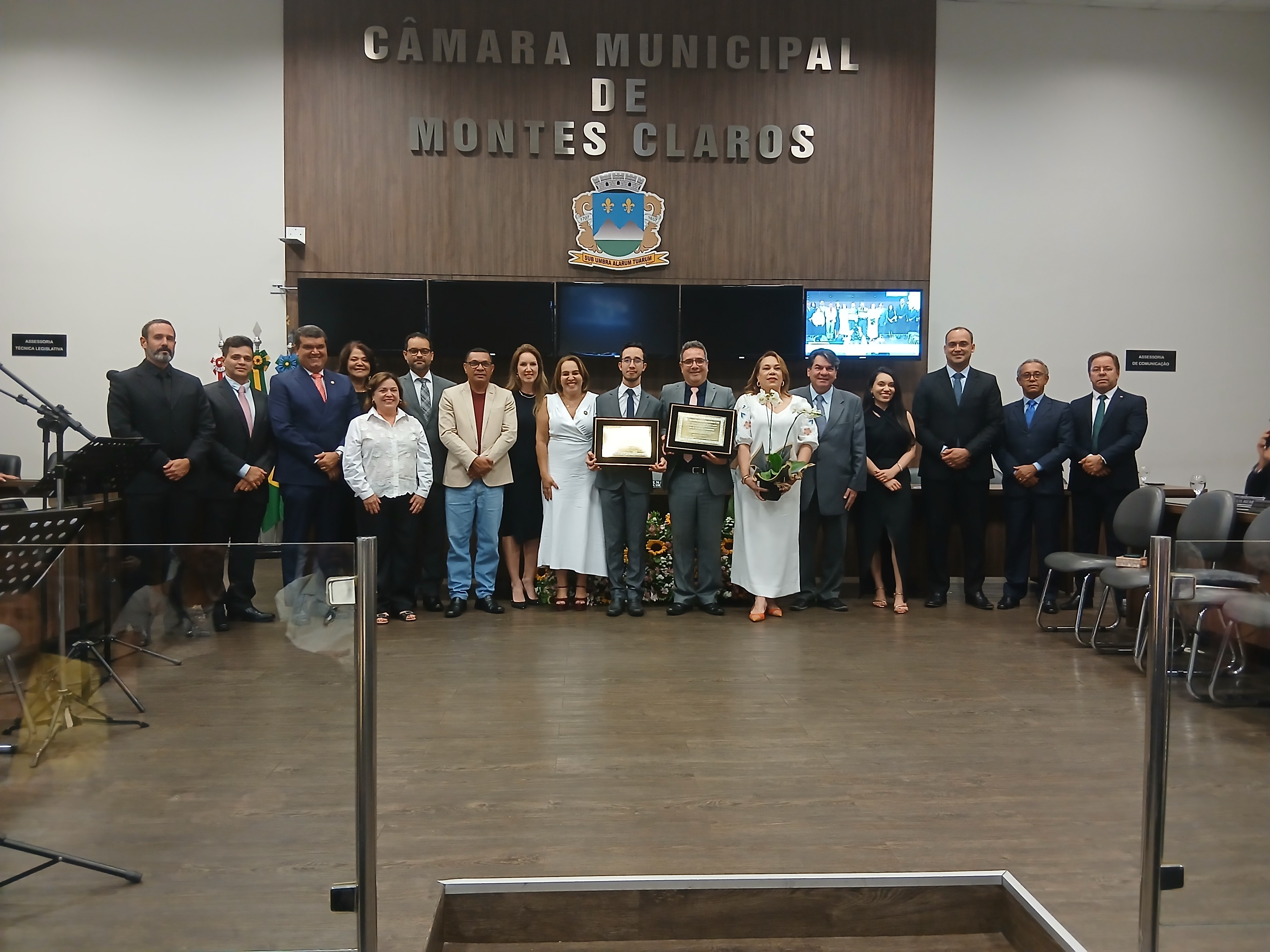 Curso de Direito da Unimontes e Centro Acadêmico Cyro dos Anjos recebem homenagem