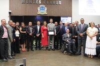 Deputado Tadeu Martins Leite recebe a Medalha de Honra a Montes Claros