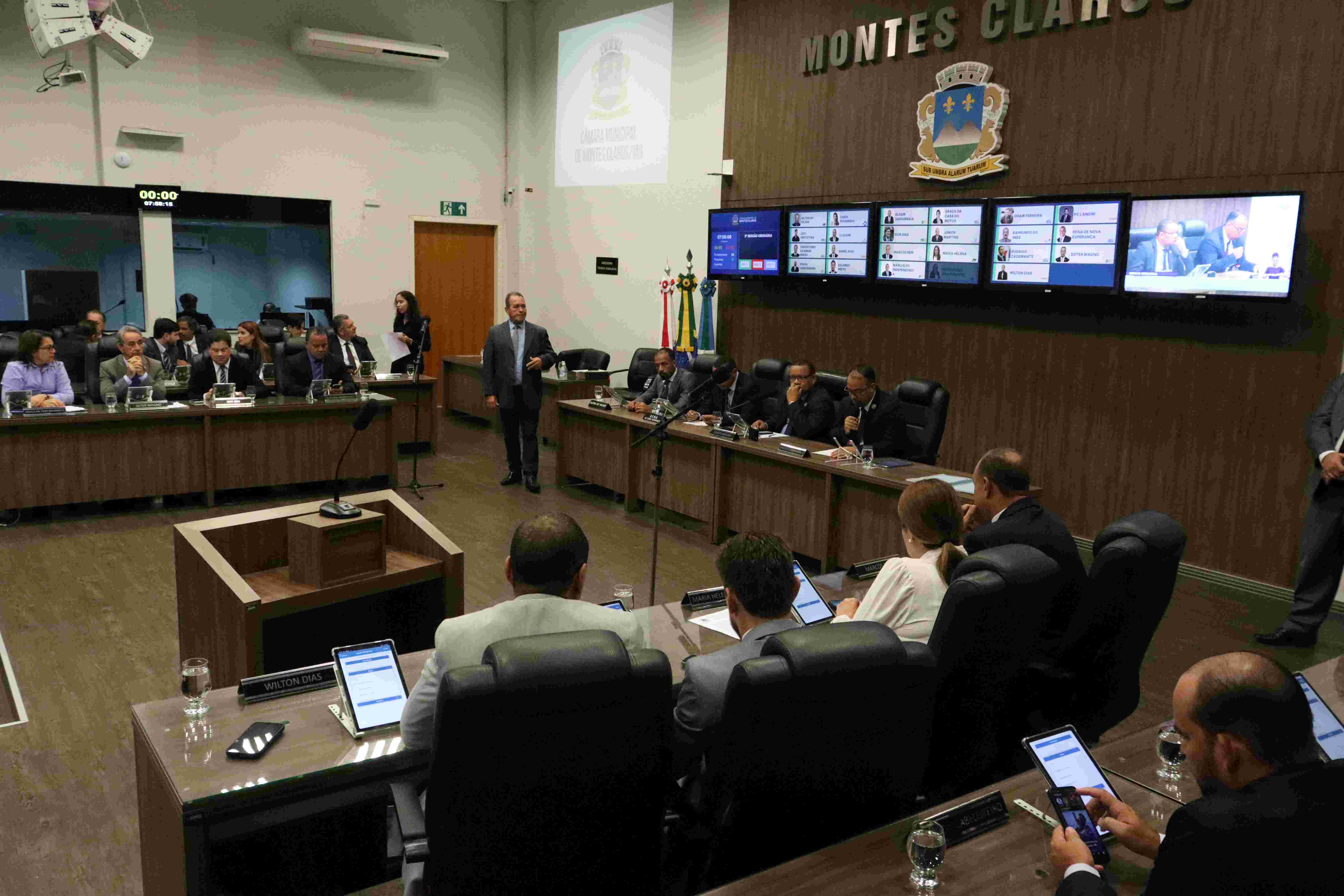 Dez requerimentos são aprovados na Câmara