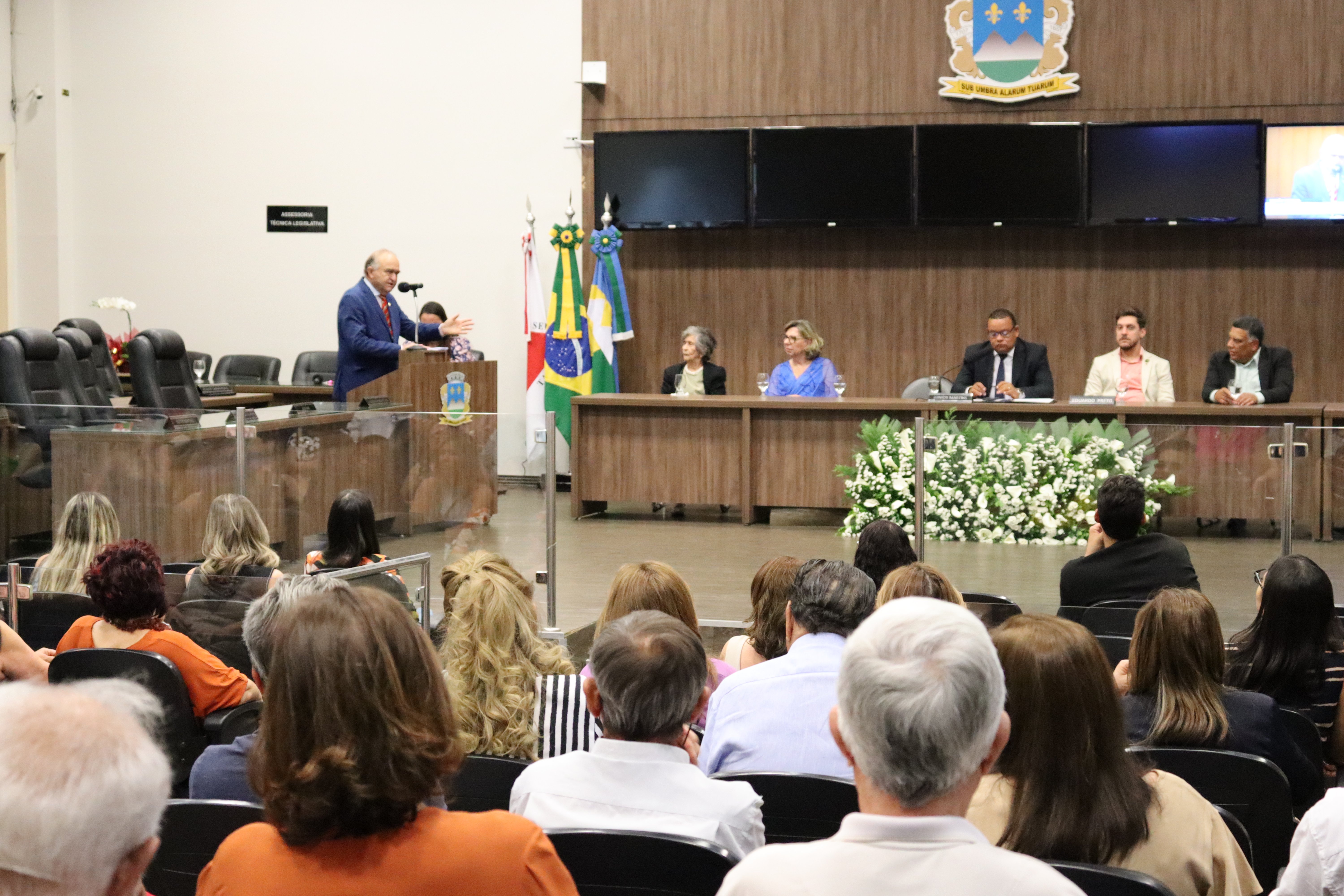 Engenheiro recebe reconhecimento em Sessão Especial
