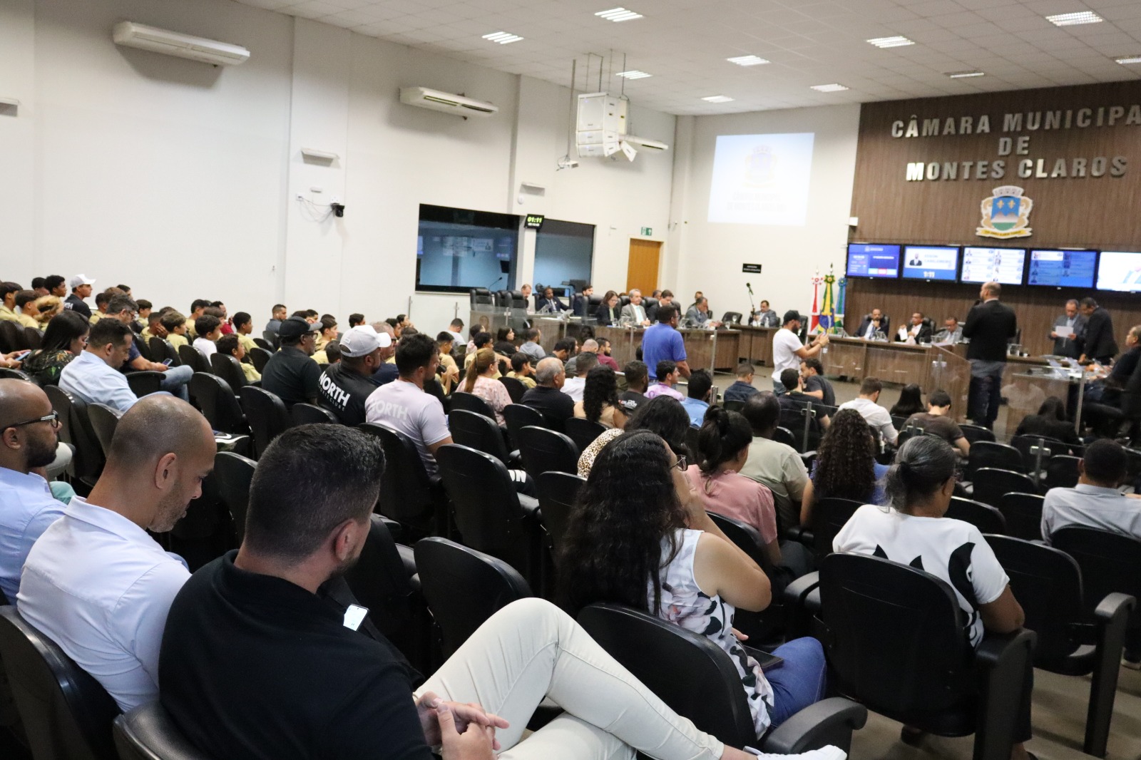 Infraestrutura é destaque entre requerimentos aprovados