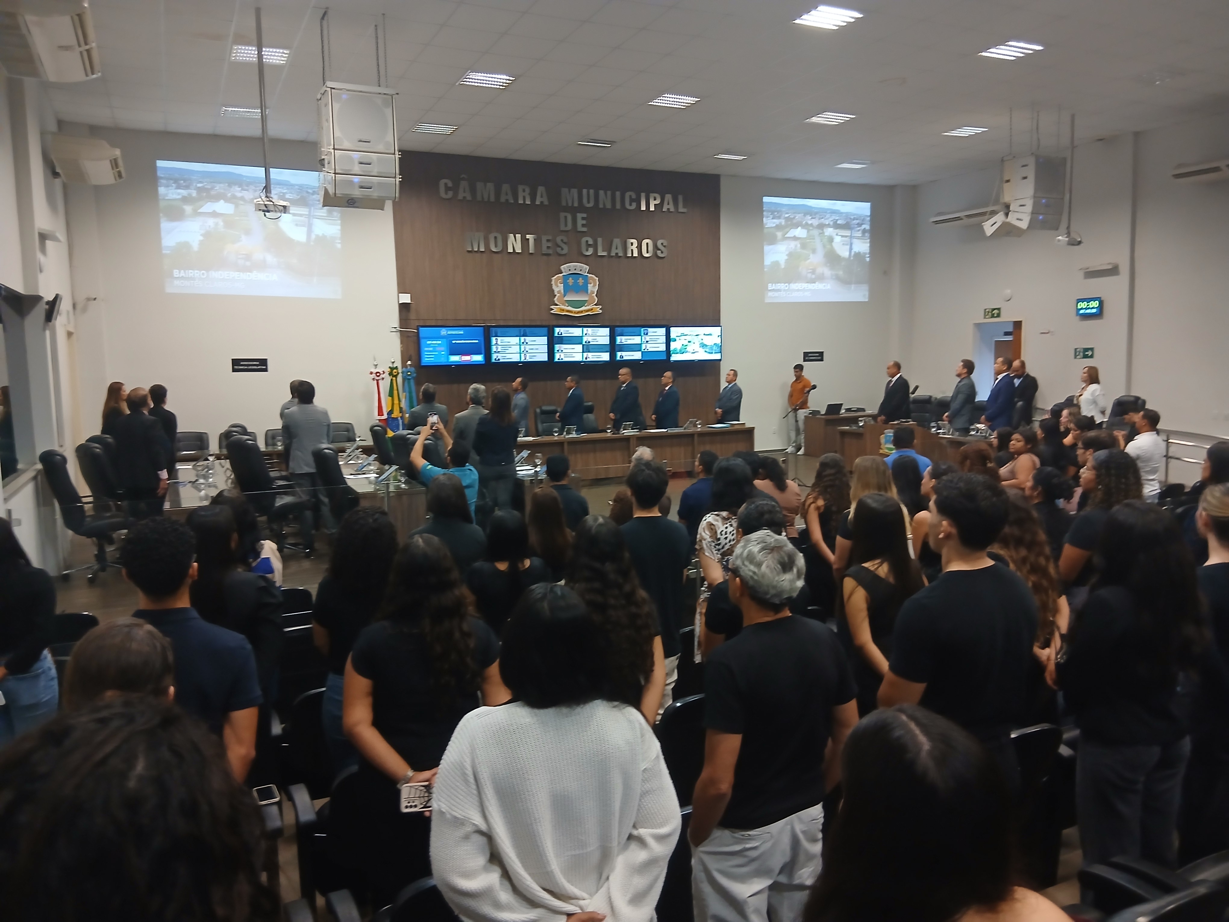 Legislativo aprova projeto que amplia gratificações para servidores públicos municipais 