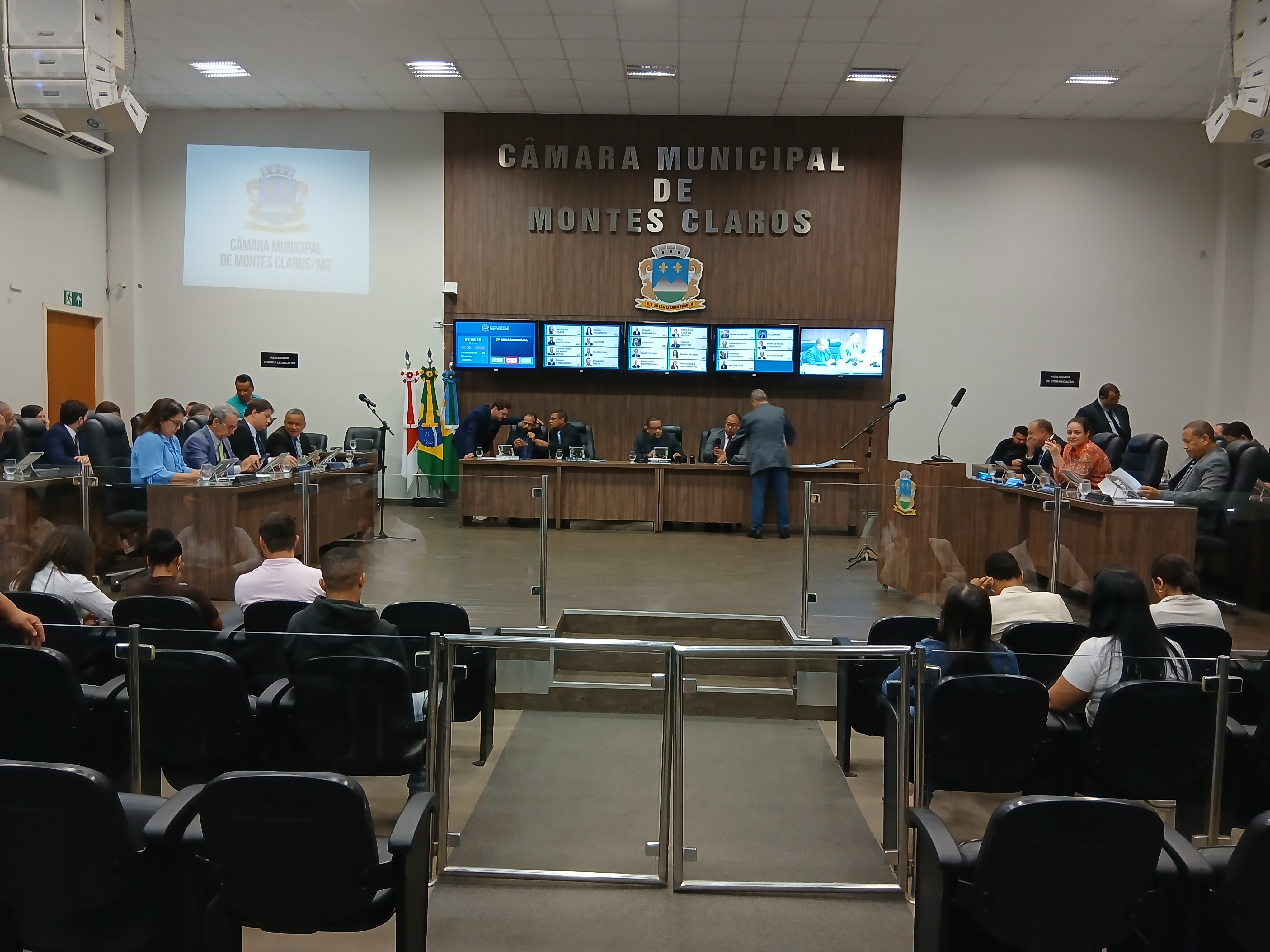 Legislativo aprova requerimentos 