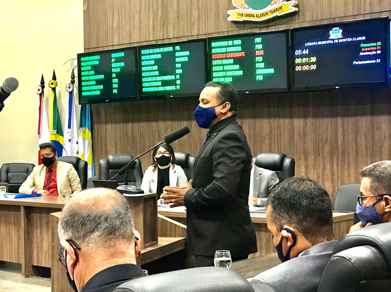 Presidente da Câmara propõe regularização do acesso à rede de água e esgoto