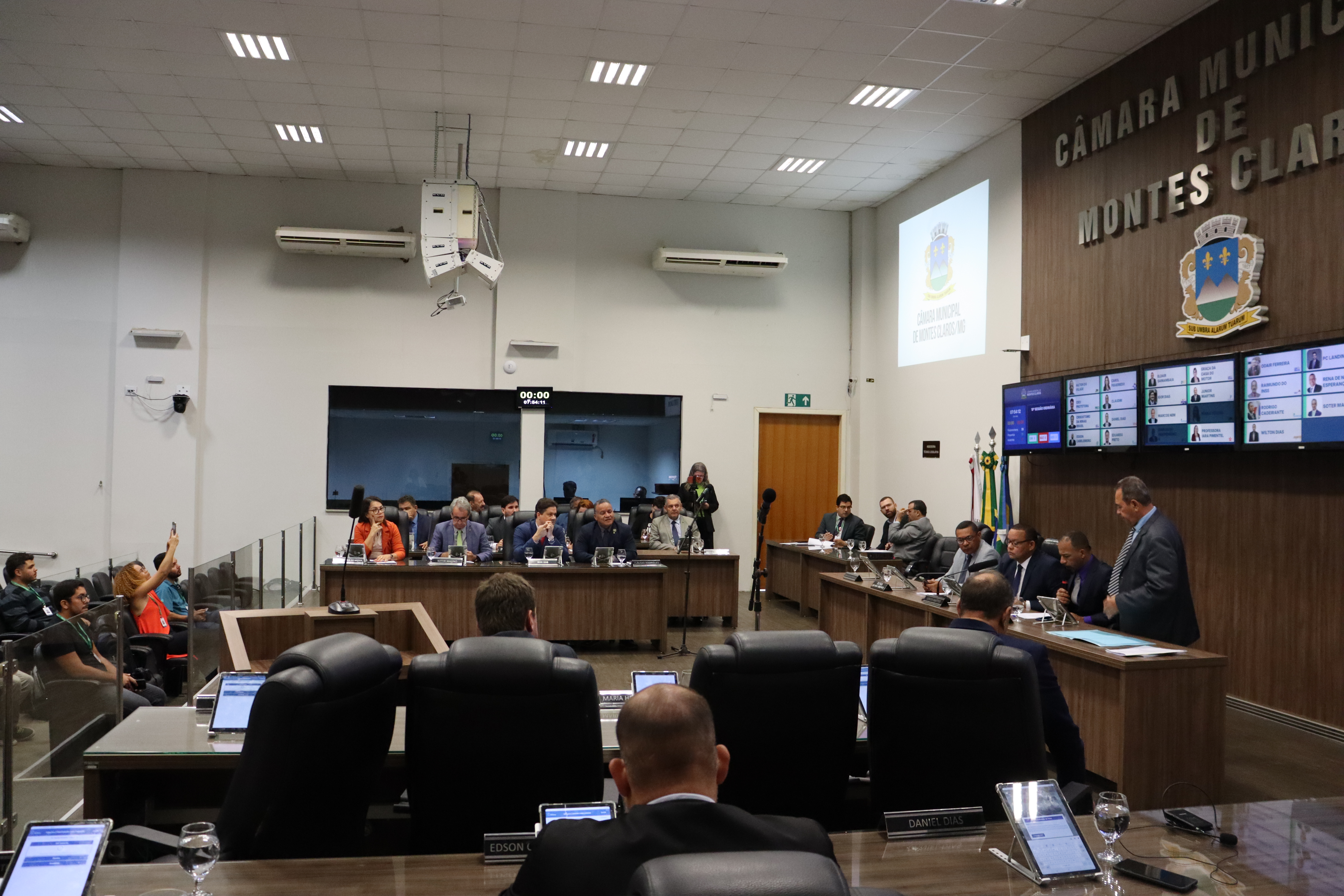Requerimentos aprovados cobram obras urbanas e reforço no abastecimento por carros-pipa