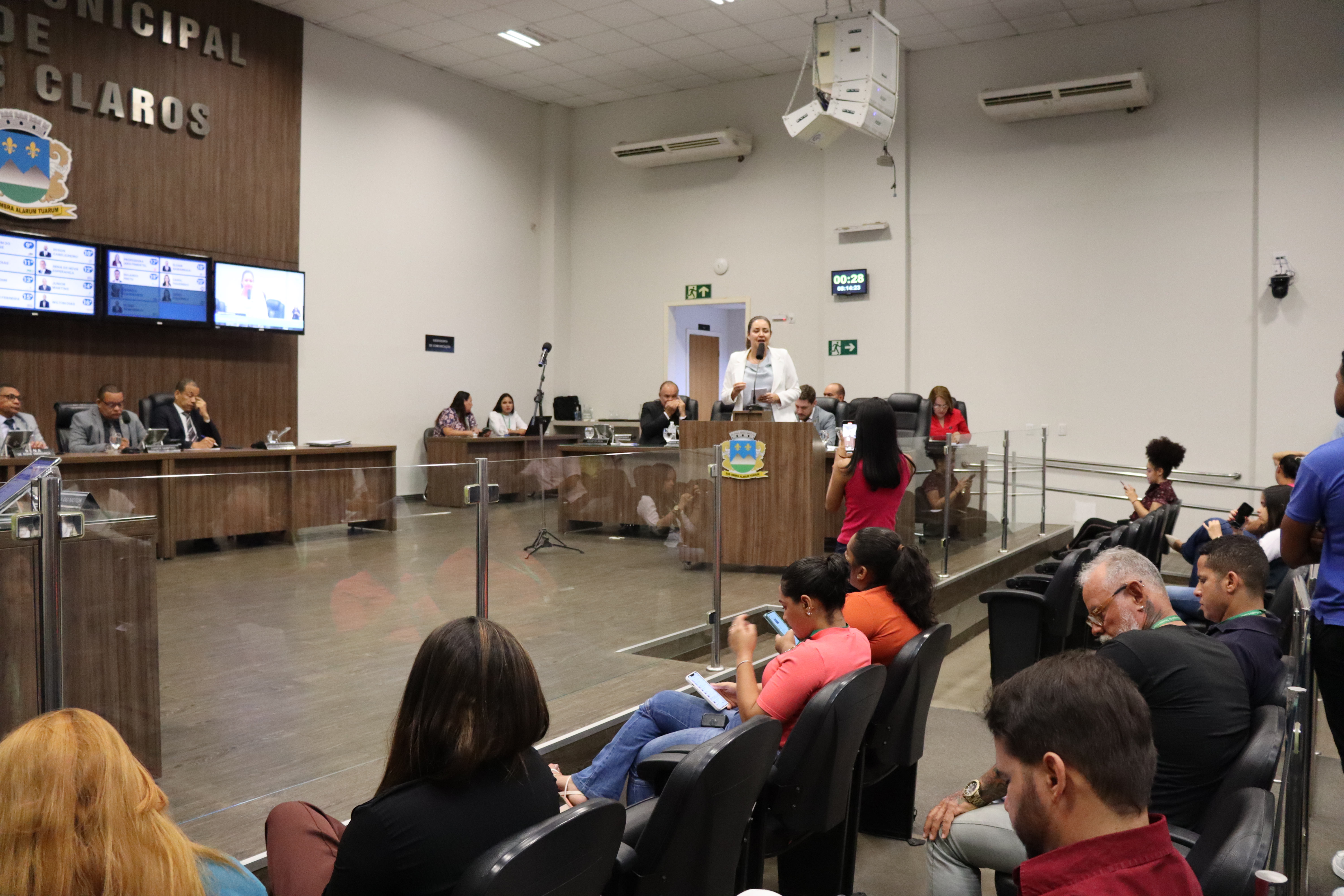 Requerimentos aprovados reforçam transparência, inclusão e investimentos em serviços públicos