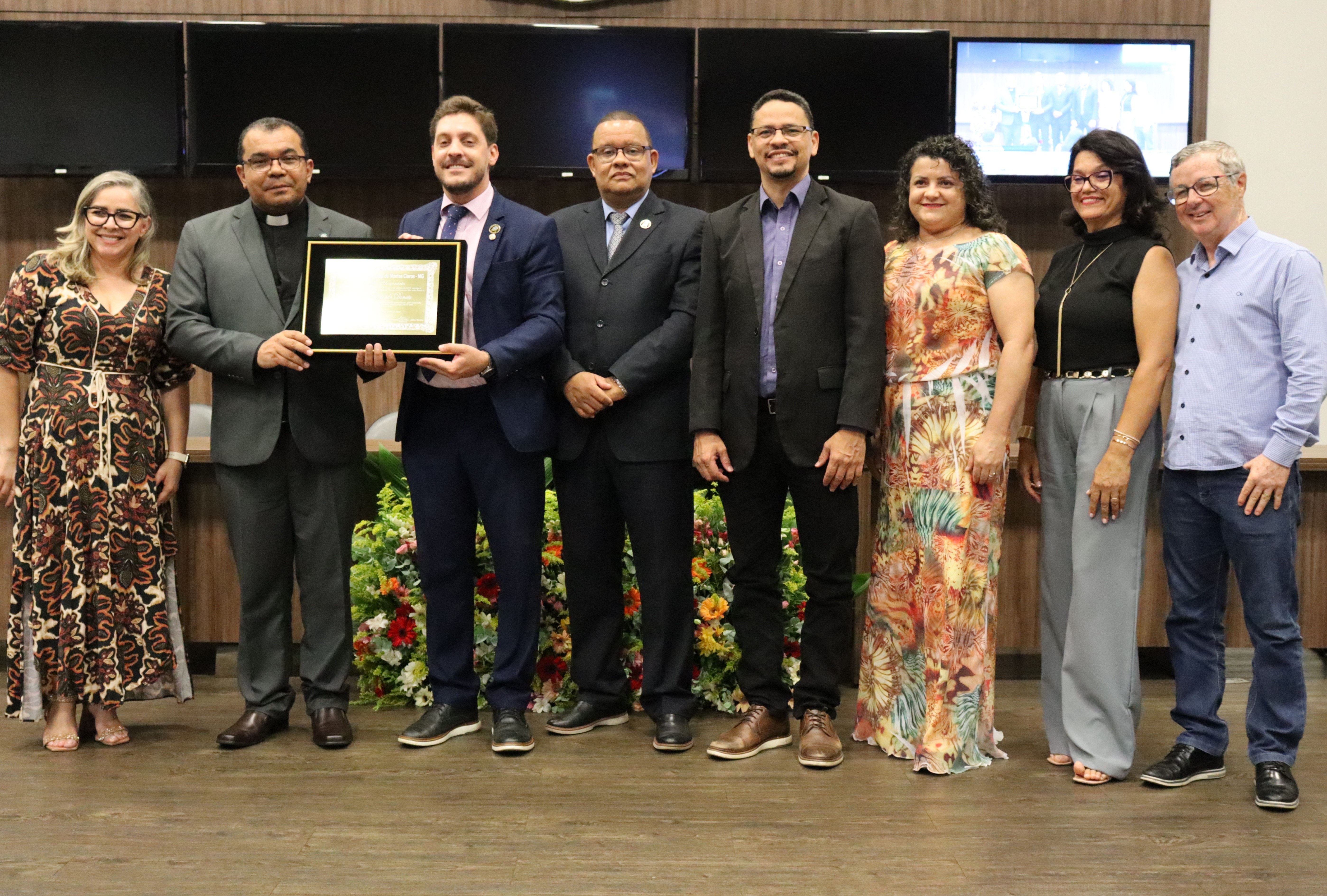 Sacerdote recebe Título de Cidadão Honorário 