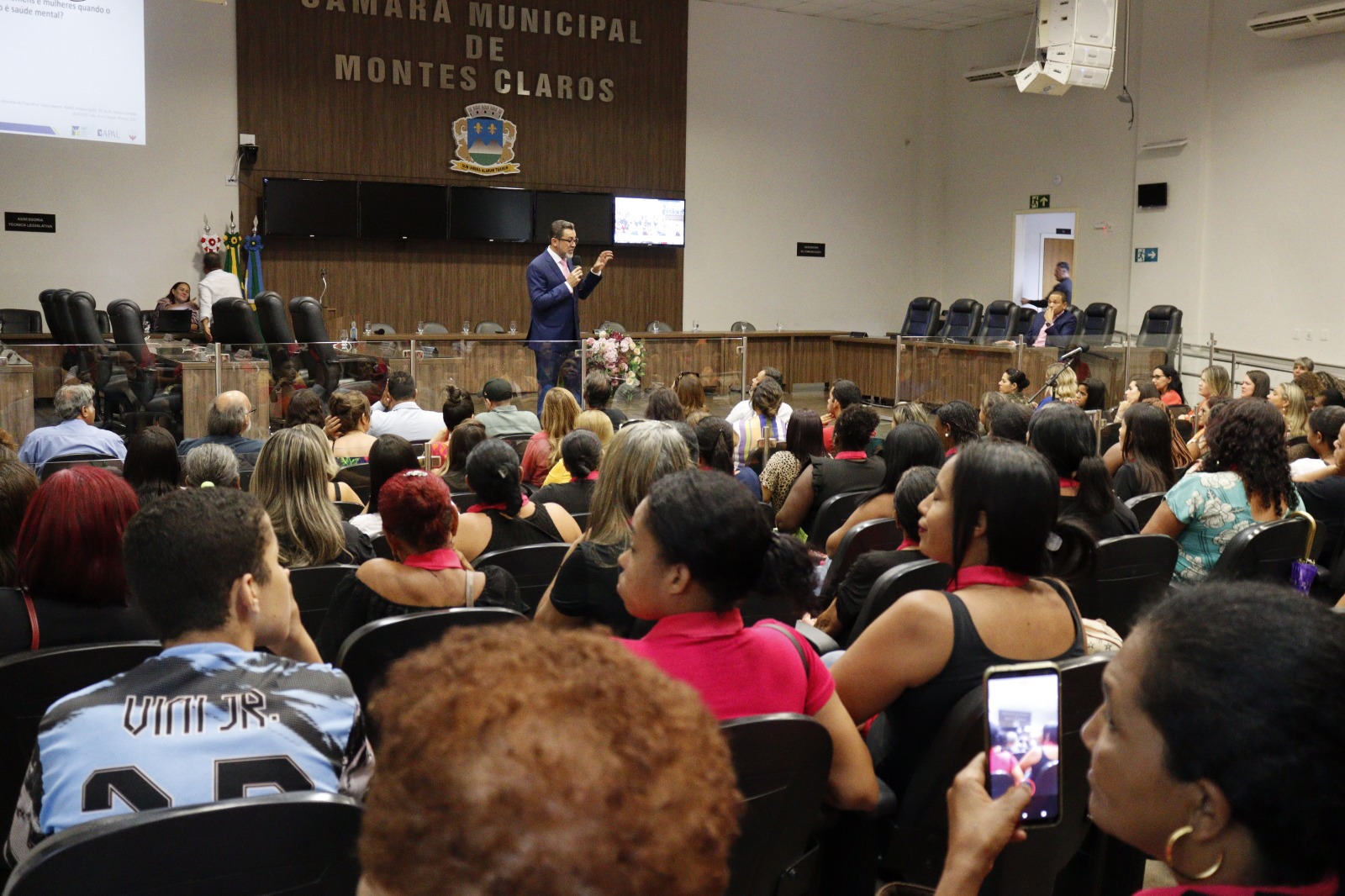 Saúde mental das mulheres é tema de palestra na Câmara