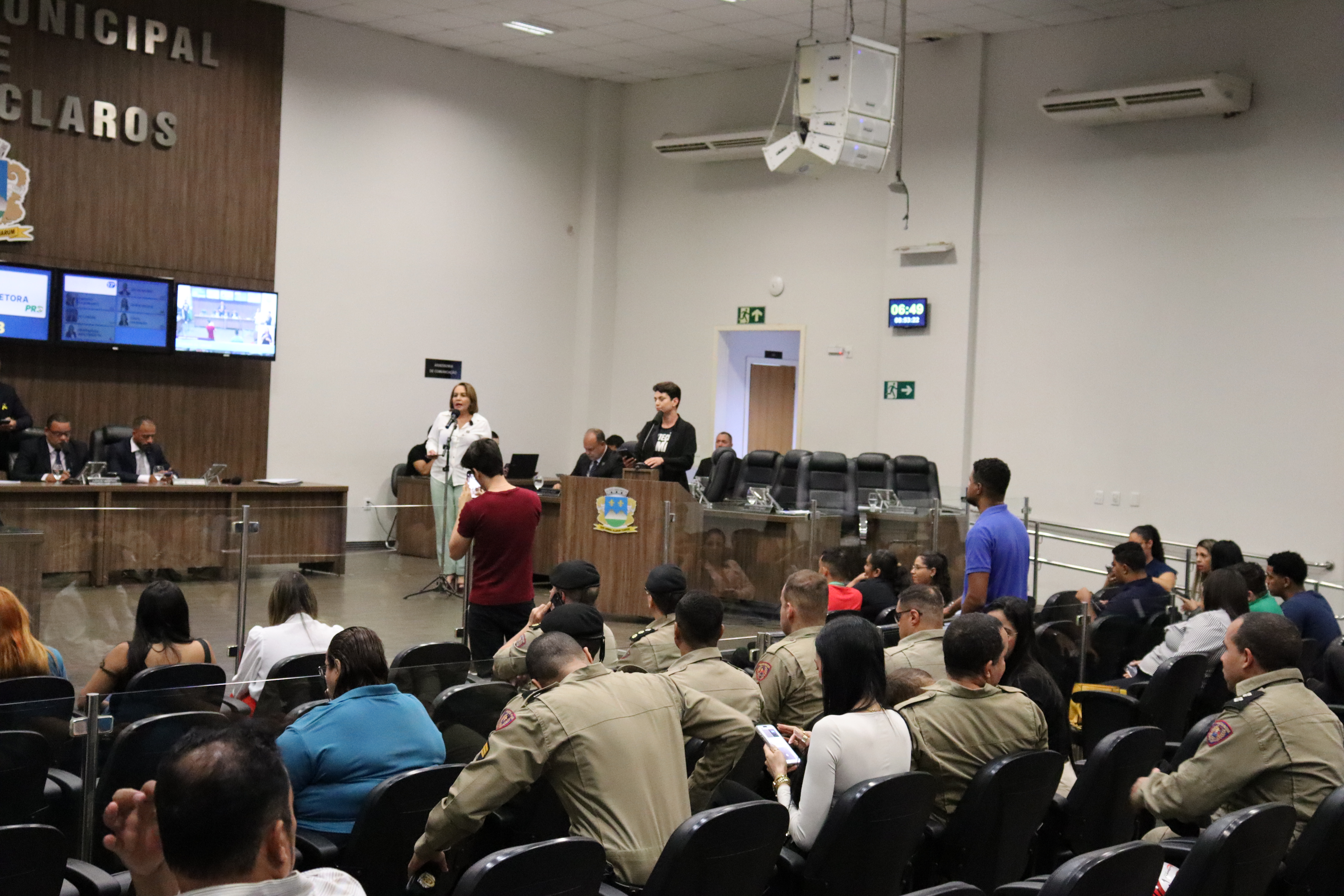 Vereadores aprovam novos projetos em plenário  