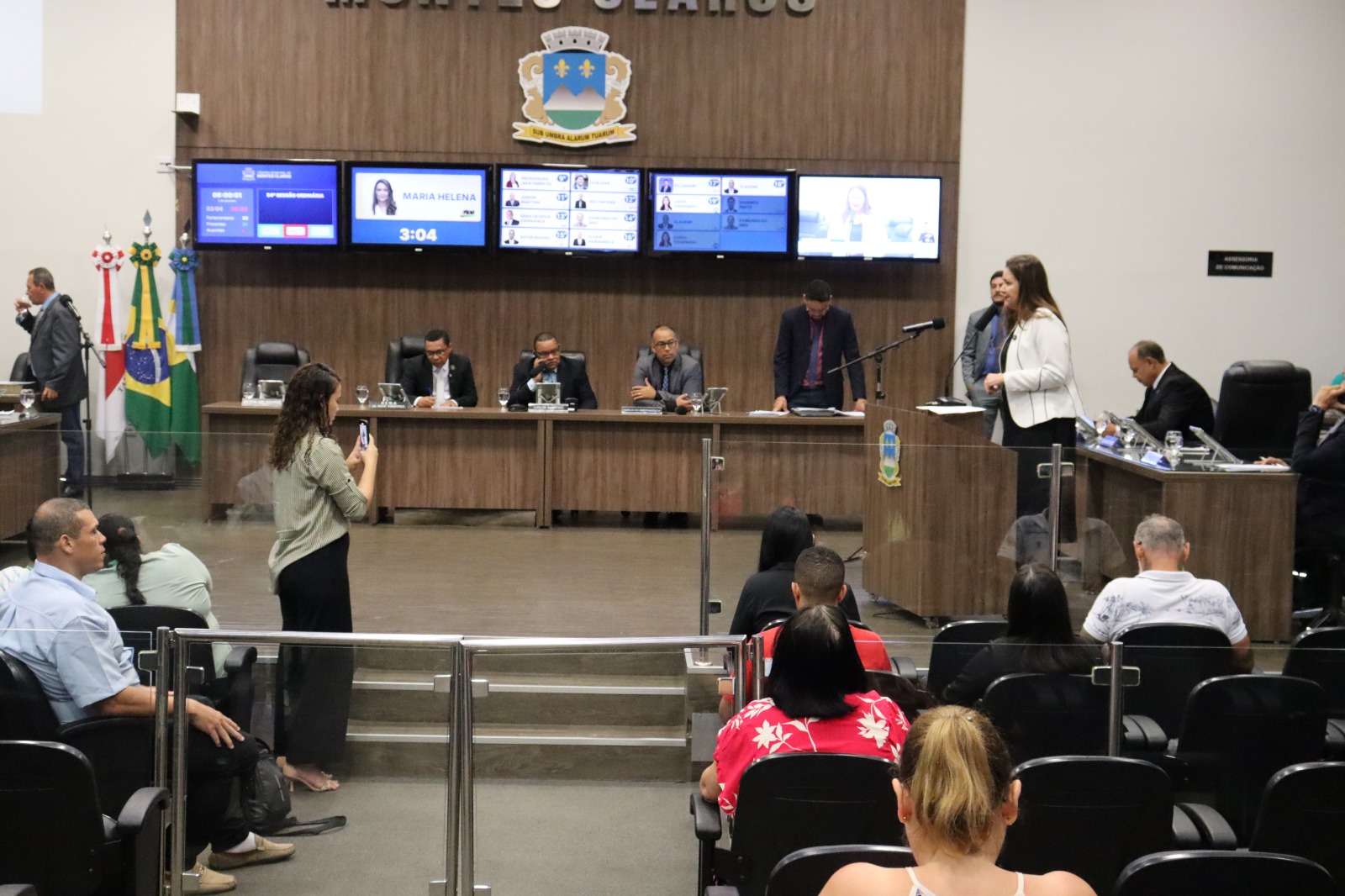 Vereadores aprovam treze requerimentos em reunião ordinária