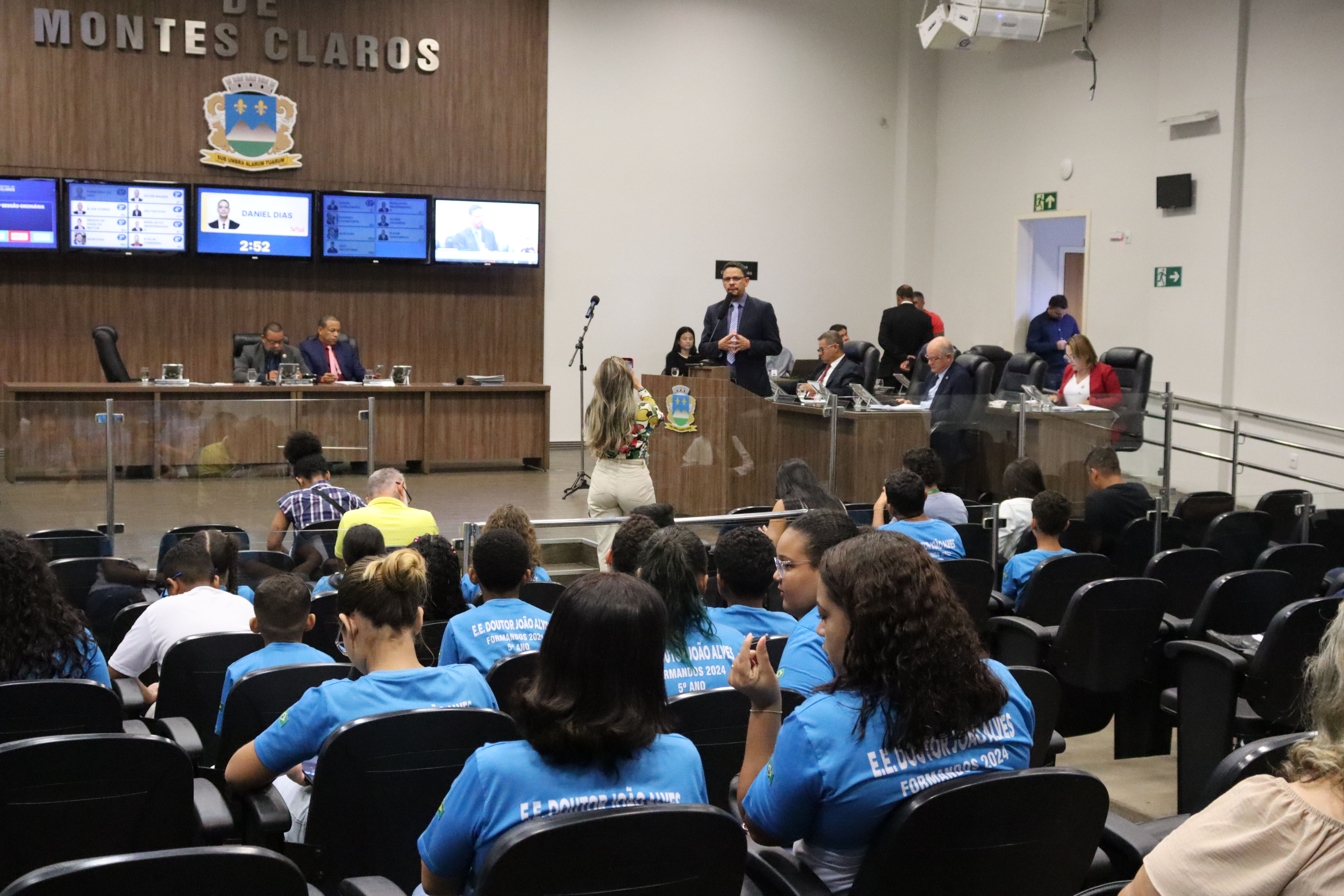 Vereadores cobram fim da sobrecarga na Educação