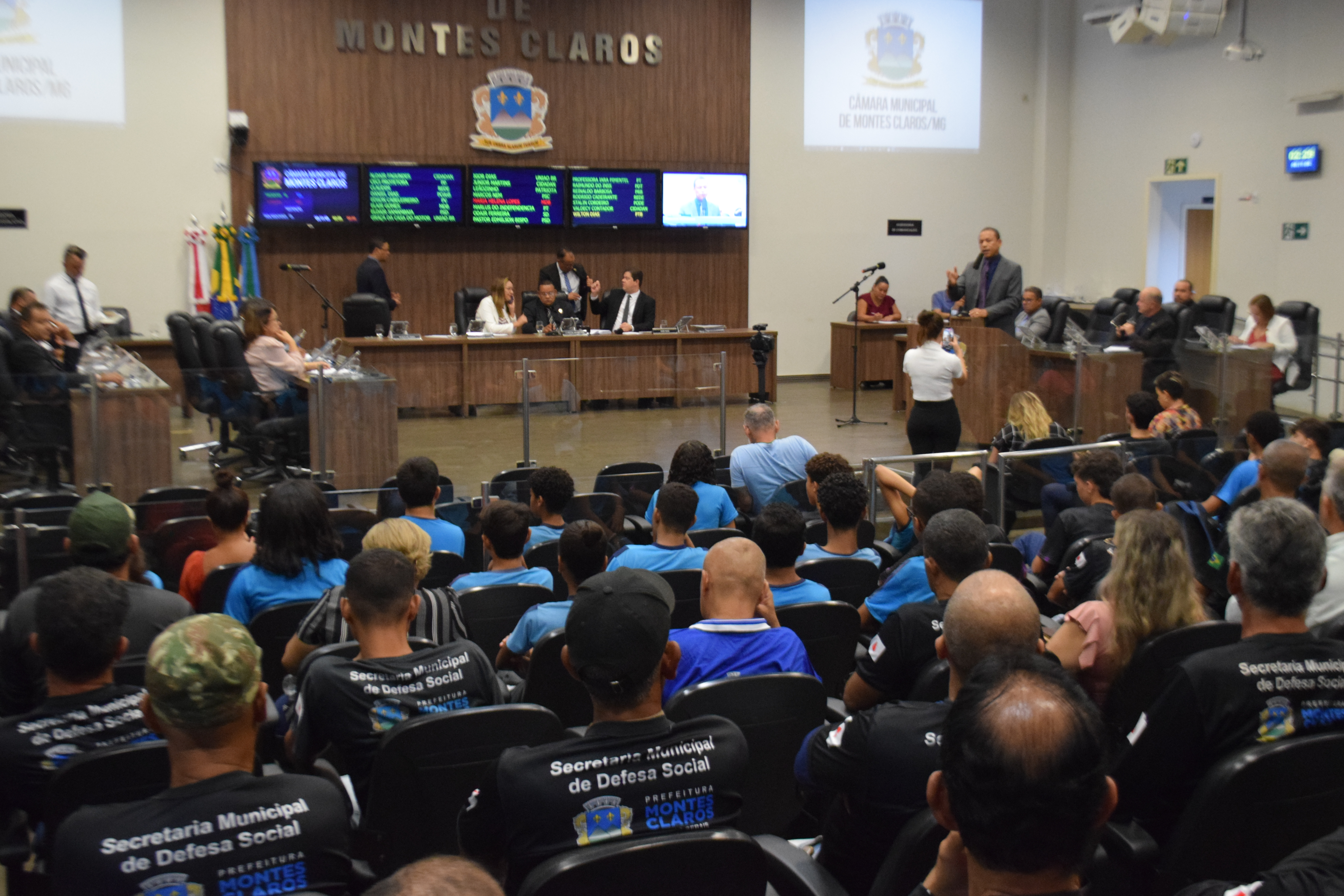 Vereadores cobram serviço de drenagem e pavimentação asfáltica