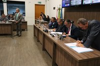 Vereadores aprovam requerimentos com foco em infraestrutura, meio ambiente e serviços públicos 